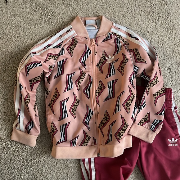 Adidas girls set size 5/6 - Picture 2 of 5